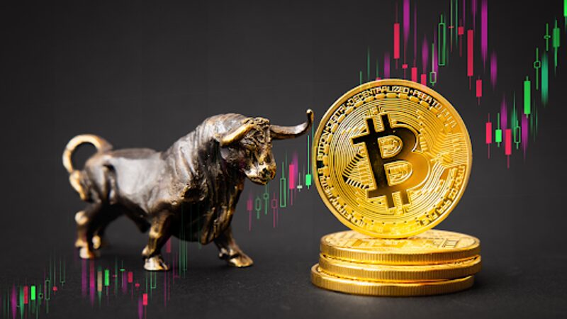 Analista prevê um mercado em alta à medida que os futuros da Bitcoin sobem!